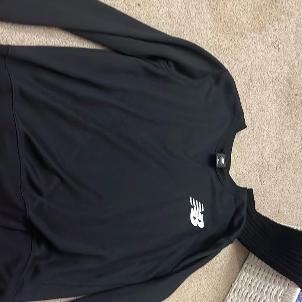Black wore a little the jacket is picking off a little
